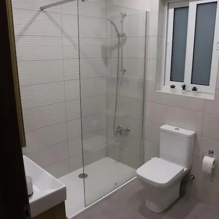 Apartment Spacious 3 Bedroom Near Bus Terminus St. Paul's Bay