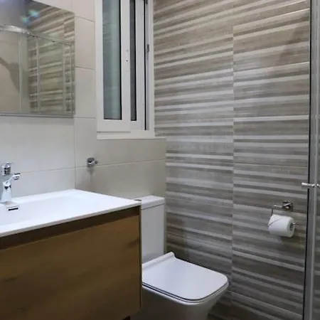 Spacious 3 Bedroom Near Bus Terminus * St. Paul's Bay